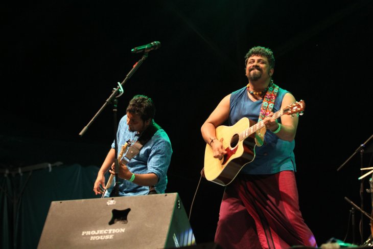 Perfomance Raghu Dixit Project