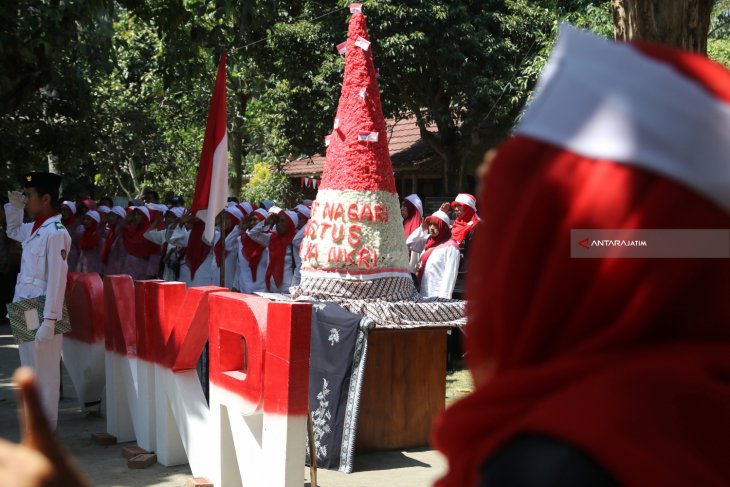 Upacara Bendera Berdirinya RI