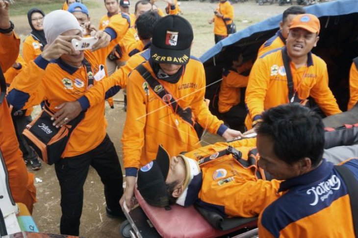 Latihan penanganan bencana