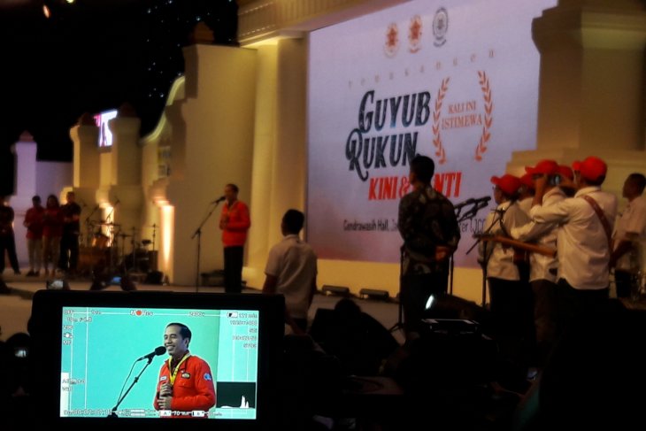 President Jokowi attends UGM alumni family`s gathering