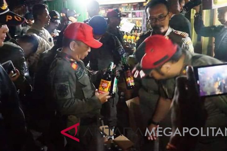 Satpol PP persempit ruang gerak pengedar minuman keras