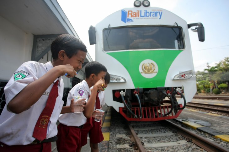 Bakti Sosial Kereta Klinik