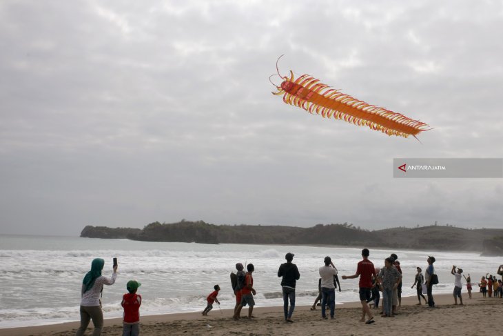 Festival Layang-Layang Pantai Serang