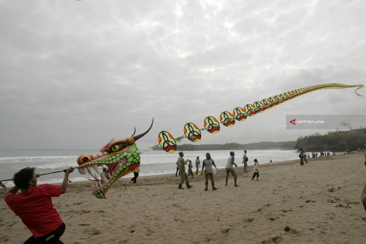 Festival Layang-Layang Pantai Serang