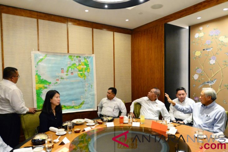 Indonesian, Singaporean defense ministers discuss enhanced counter-terrorism cooperation