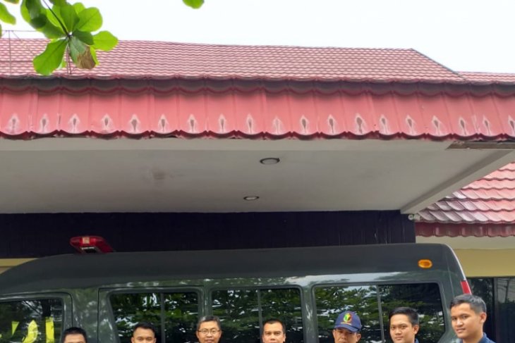 Warga Menuju Sulteng Berebut Beli Bensin Eceran, Rp50 ribu/liter