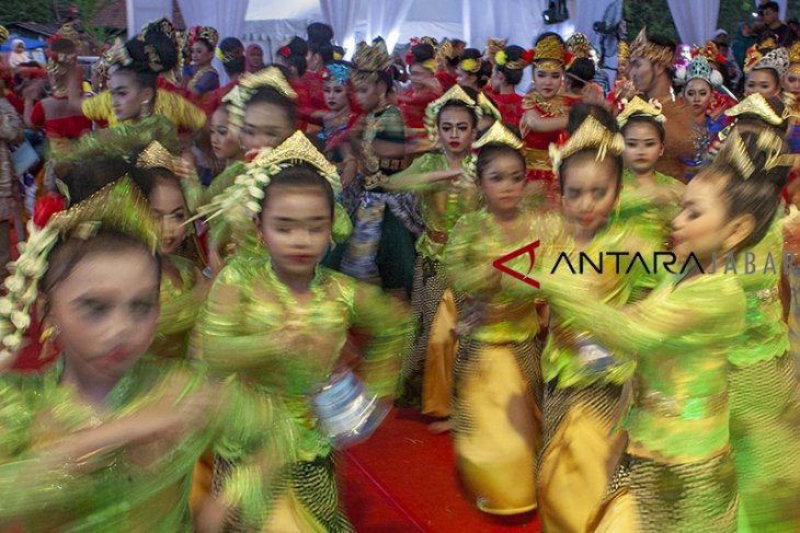 Ibing goyang Karawang Massal