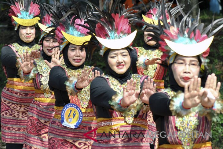 Lomba senam Maumere di Kampus IPB Bogor