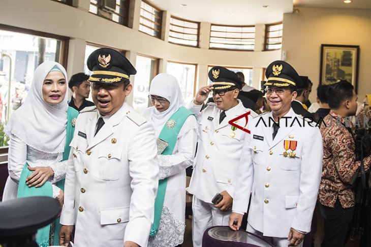 Pelantikan Bupati dan Wali Kota