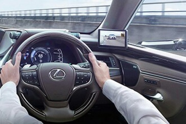 Lexus Car Side View Lexus Kenalkan Teknologi Digital Side-View Monitors Pertama Di Dunia ...