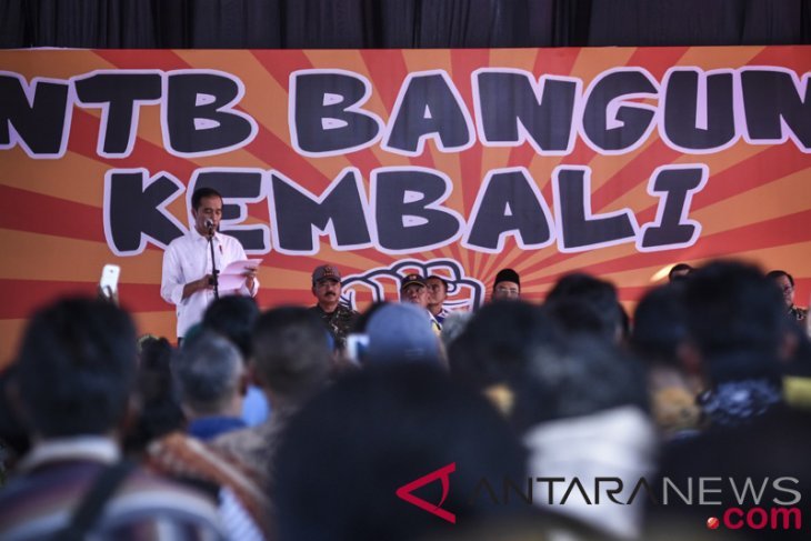 Presiden Serahkan Bantuan korban Gempa Lombok