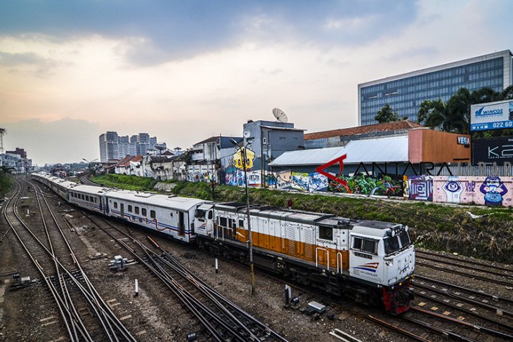 Reaktivasi jalur kereta di Bandung