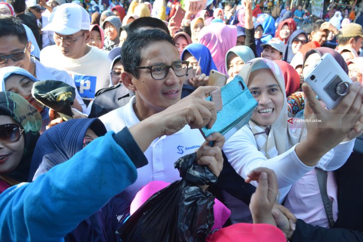 Senam Bersama Sandiaga Uno