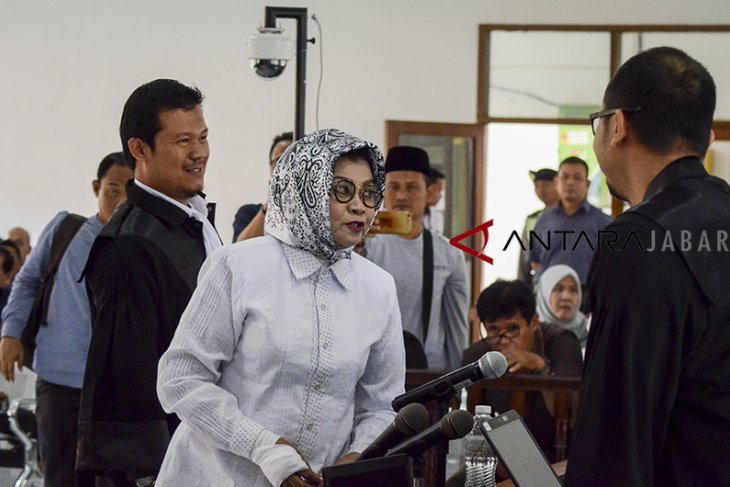 Sidang putusan Imas Aryumningsih