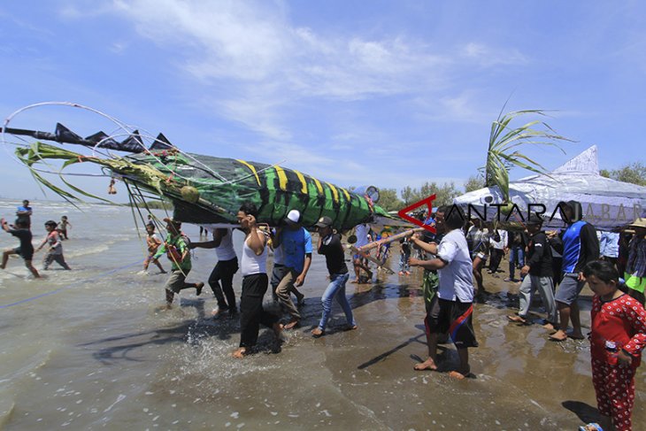 Syukur pesisir nelayan tambak