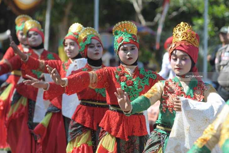 Tari Indahnya Membatik