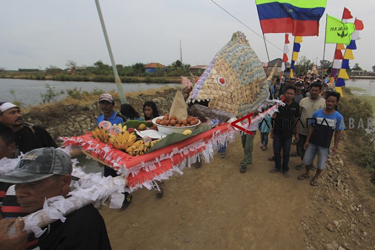 Tradisi Ngunjung Leluhur