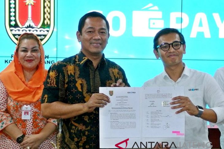 Pembayaran nontunai tiket bus Trans Semarang