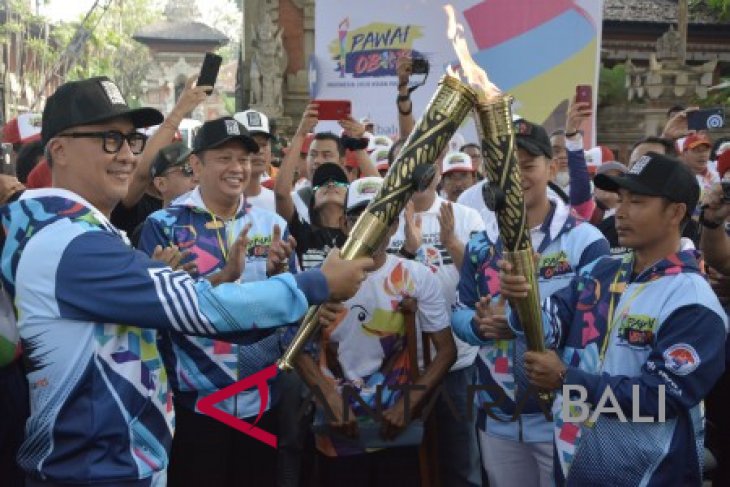 Foto - Pawai Obor Asian Para Games 2018