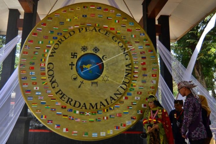 Ritual Gong  Perdamaian Dunia di Karangkamulyan Ciamis Jabar