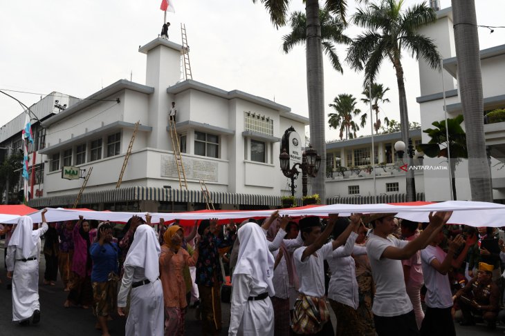 Teatrikal Peristiwa Perobekan Bendera Belanda