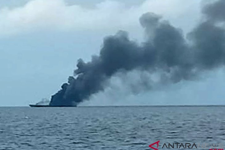 KRI Rencong 622 Terbakar