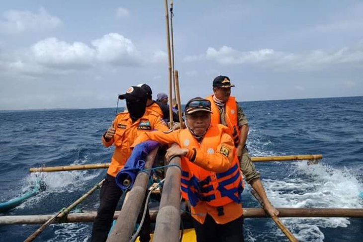 Tiga santri tenggelam di laut Sukabumi