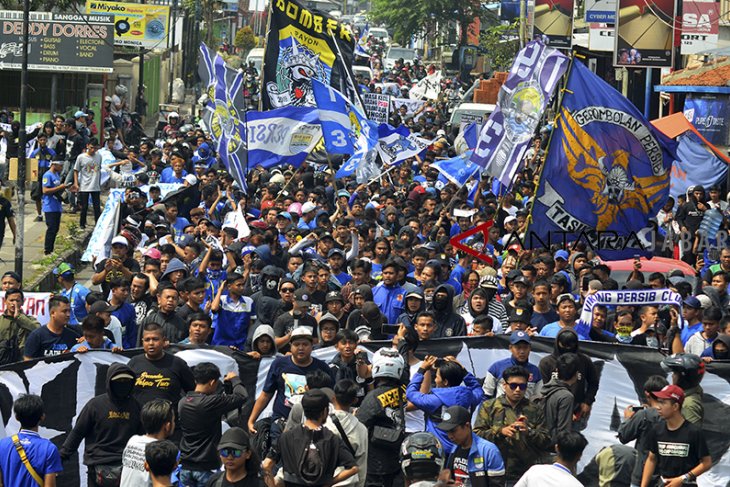 Aksi suporter Persib Bandung