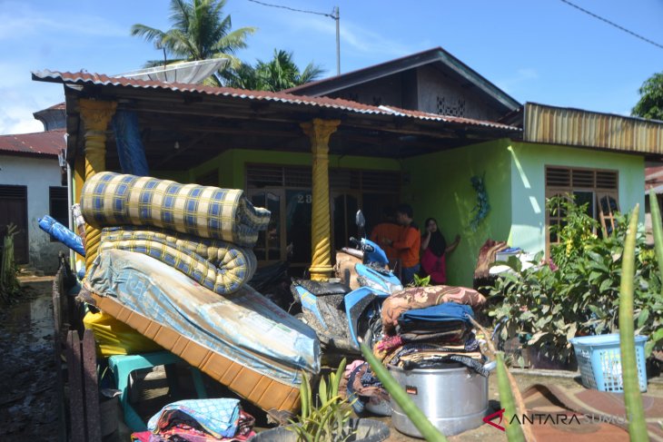 Sembilan rumah rusak pasca banjir