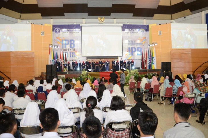 Meriahnya IPB Edu Expo 2018