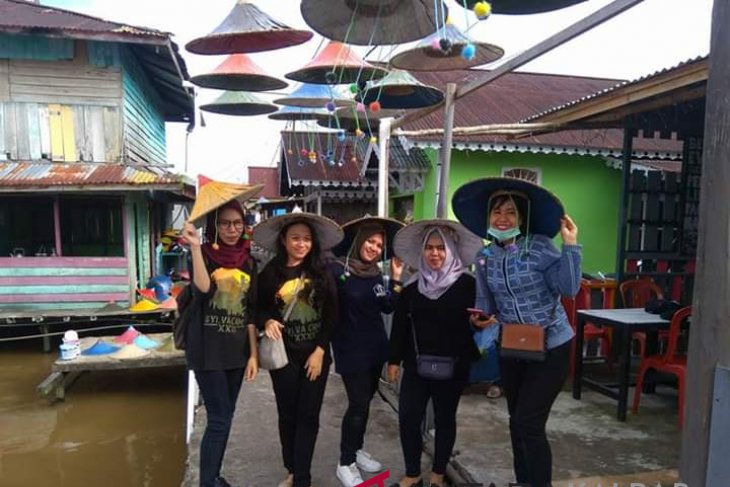 Sejarah kampung betting pontianak kalimantan role of broker in forex trading