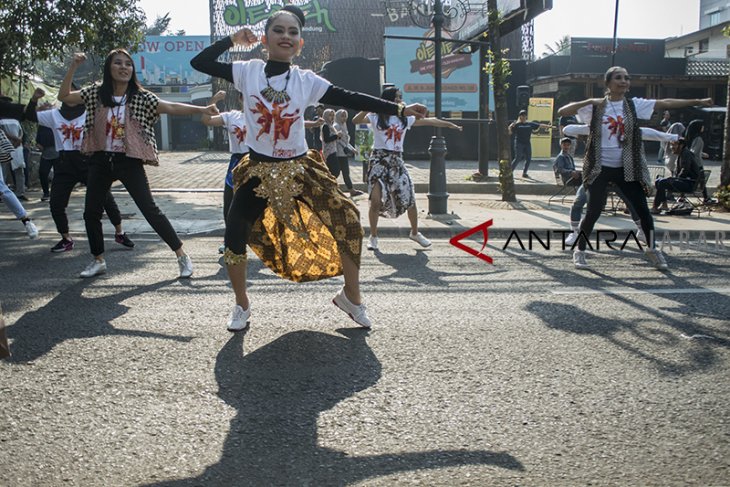 Flashmob Indonesia menari 2018