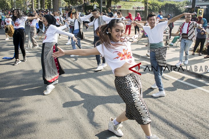 Flashmob Indonesia menari 2018