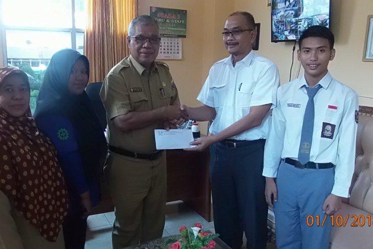 PTPN VI salurkan beasiswa program BHUN di Jambi