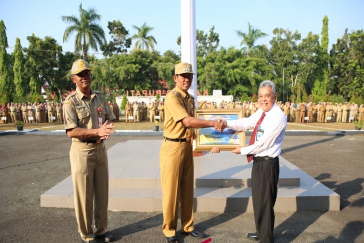 Piagam penghargaan menteri