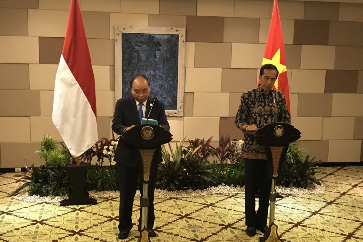 IMF-WB - President holds bilateral meeting with Vietnamese Prime Minister