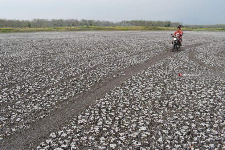 Waduk Saradan Mengering