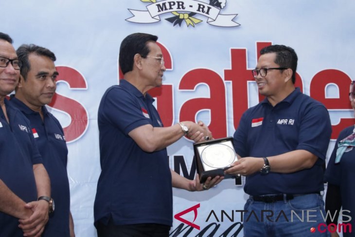 Wakil Ketua MPR Mahyudin tekankan perlunya menerapkan demokrasi ala Indonesia