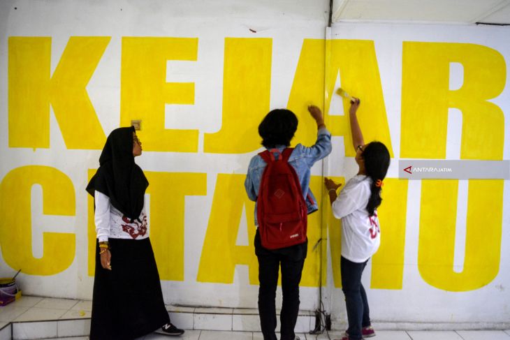 Mural Single Line Art 