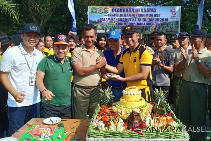 Tingkatkan kebersamaan TNI-POLRI-ASN olahraga bersama