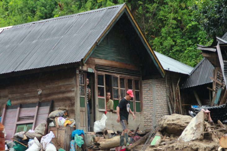 Pasca Banjir Bandang Mandailing Natal