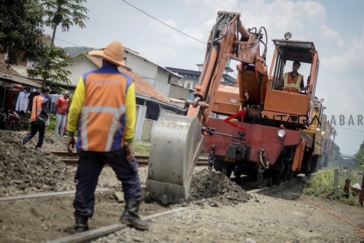 Penutupan perlintasan KA ilegal