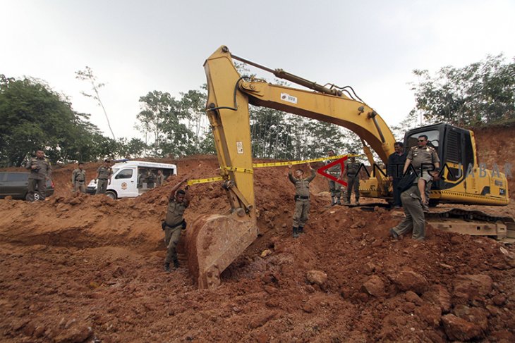 Penyegelan tambang galian C ilegal