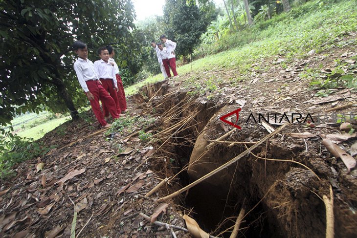 Pergerakan tanah di Bogor