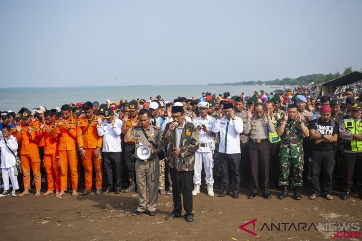 Shalat Gaib dan Doa Bersama Untuk Korban Lion Air JT 610