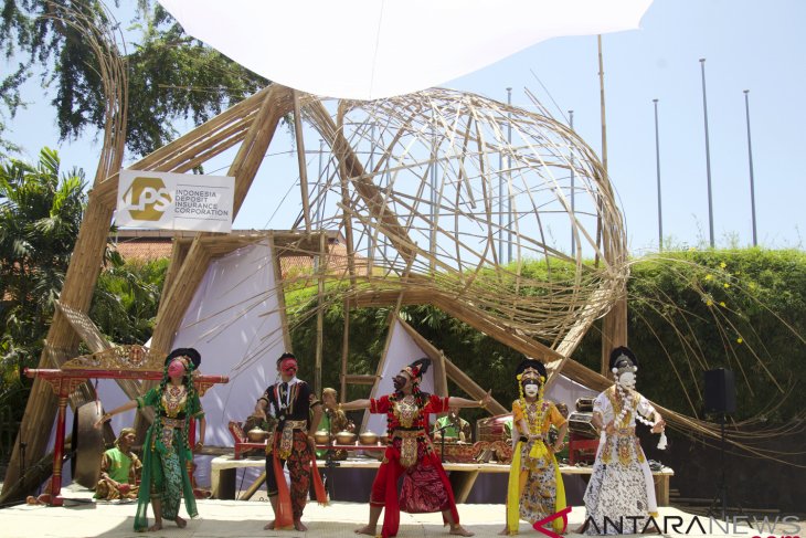 IMF-WB- IMF Director impressed by Indonesian Pavilion