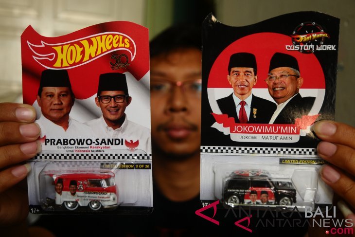 Mobil mainan bergambar capres