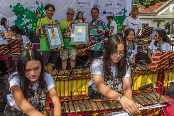 Penghargaan gamelan soepra