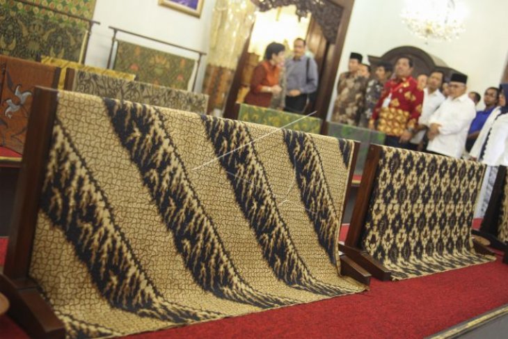 Peserta JKPI kunjungi museum batik Danar Hadi