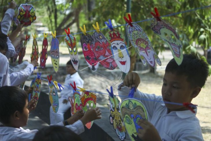 Seni topeng nusantara